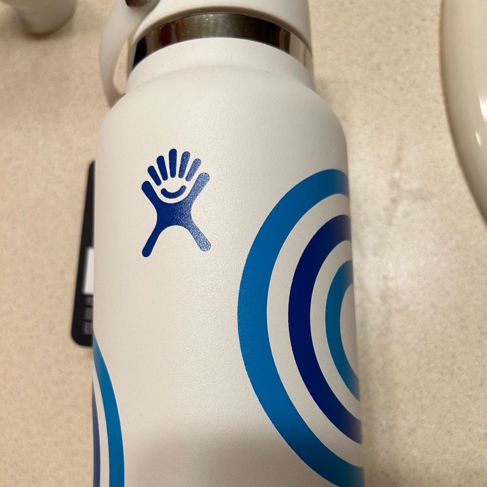 Hydroflask - Picture 4 of 7